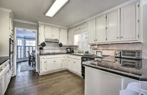 Deck and Yard Family-Friendly Lawrenceville Home! - Foto 9