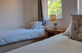 Charming 3 bed near A1 and central Peterborough - Photo 16