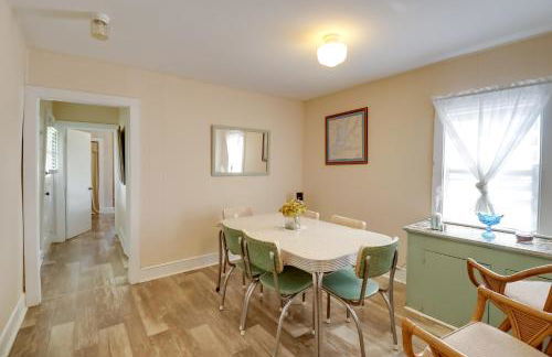 Deck and Indian River Bay Views Coastal Cottage - Foto 8