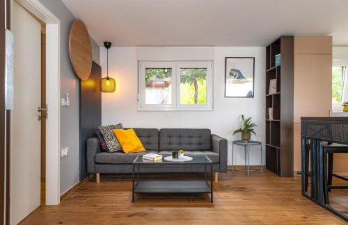 Villa Royal Green Two - Photo 17