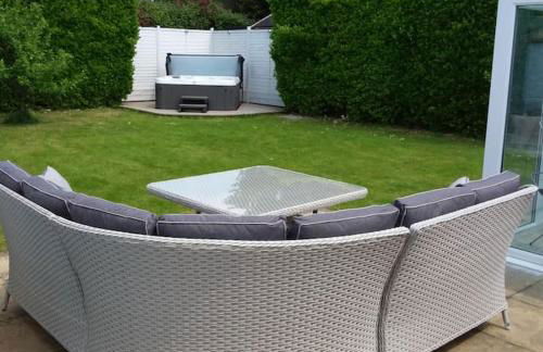 Modern Seaside House with Hot Tub - Foto 21