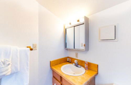 Compton's - Photo 15