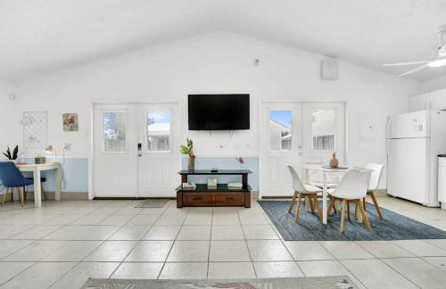 The Splash Pad Sleeps 13 w Pool Patio and Garage - Foto 46