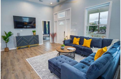 Trendy Historical Home Near Downtown Attractions - Foto 12