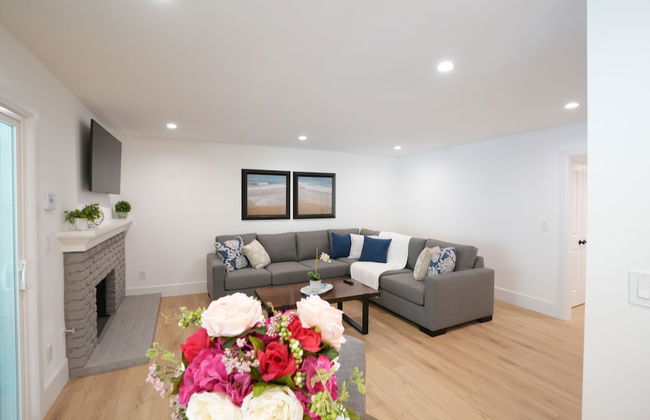 Coming Mid-April 2023! Beautifully upgraded two-story home with backyard oasis - Foto 31