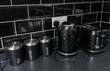 Lakeside apartment with FREE parking / M25 - Photo 14