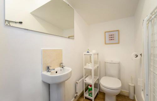 Modern 3-Bed Family Home Near Glasgow Airport - Foto 21