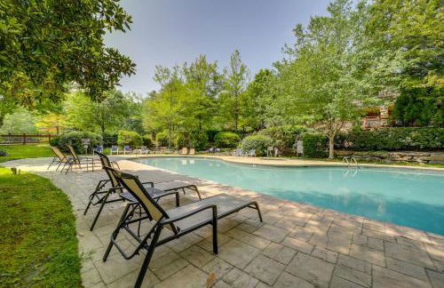 Lake Access and On-Site Creek Lake Toxaway Home! - Foto 40