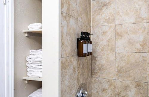 Cozy, Spacious Home Near Downtown Boston - Foto 38