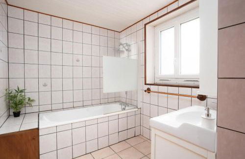 Triplex atypique-Cour intérieure-Commerces à pied - Foto 5