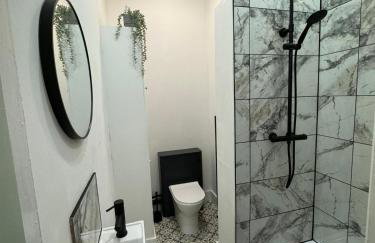 ResiLets - Plessey Road House, Large, Modern Home - Foto 33