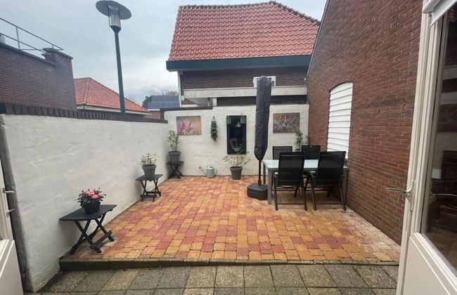 Apartment in the Fortified With Private Garden - Photo 49