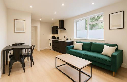 Modern Central Apartment + King Size Bed + Garden - Foto 8