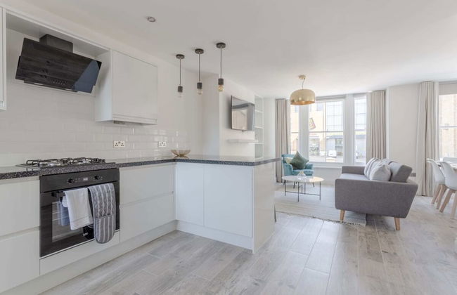 Stunning 3 Bedroom 2 Bath in Fantastic Location - Foto 18