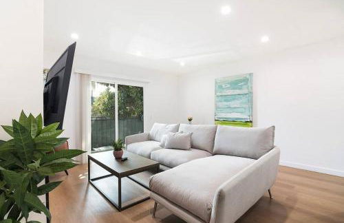 2BR Plus Bonus Room and Pool Access Near Universal Studios - Foto 32