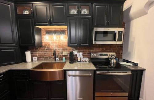 Madison Manor II by the River Hot Tub Downtown - Foto 10