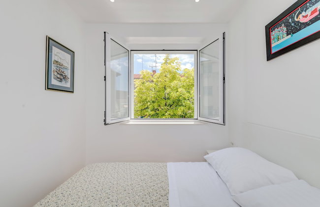 Mambo 1-Bedroom Luxury Apartment - Downtown - Photo 13