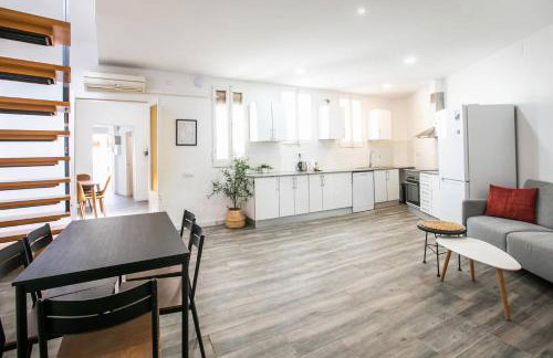 31ARA1092- Newly Refurbished 2BR Flat in the Gothi - Photo 18