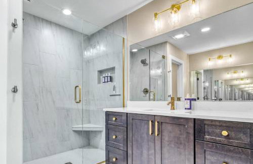 Luxe by the Lake - Pool Access - Photo 45