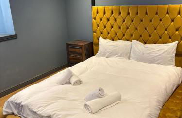 Luxurious, Unique & Elegant Cottage with Hot Tub - Foto 13