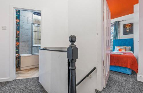 4 Bedroom House in Eccles, Trafford, Manchester - Sleeps 10 - 3 Double Beds - 4 Single Beds - FREE PARKING, Garden & Fast Fibre Wi-Fi - Close to Trafford Centre, MediaCityUK, Salford Quays, and both Old Trafford stadiums - Foto 28