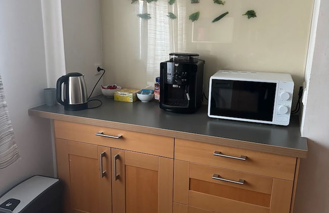 2 Bedrooms, 2 Baths House With a Living Room & an Upstairs Reception rea - Photo 17