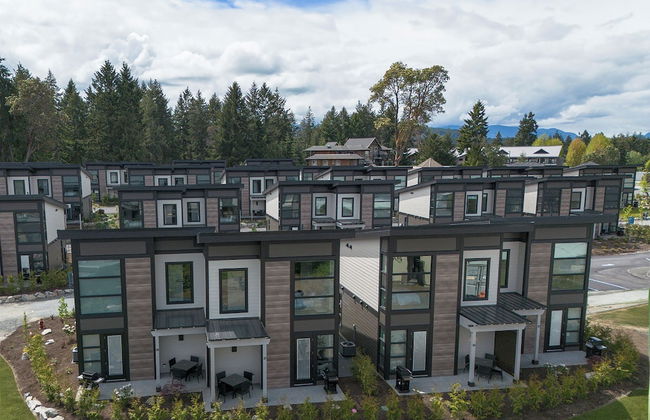 Sunrise Ridge Waterfront Resort - Photo 8