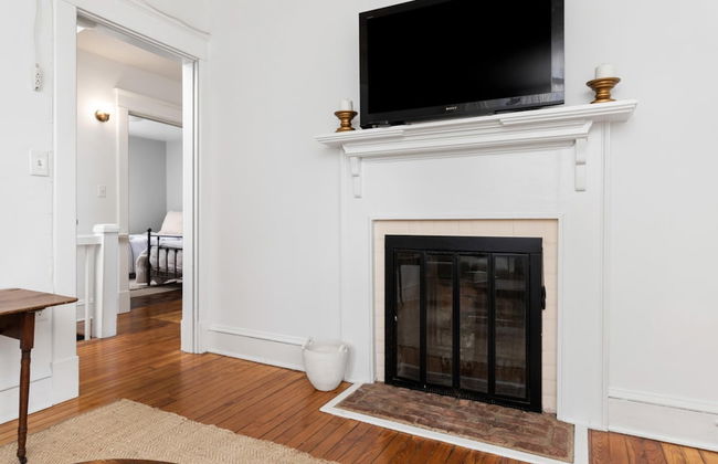 Cheerful 3 Bedroom Home Walk to UVA Stadium - Foto 12