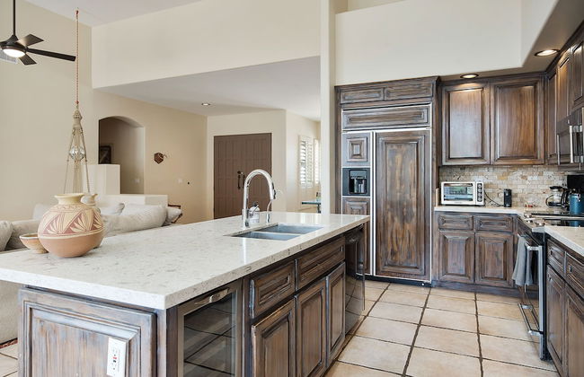 Restorative Oasis Ranch w Pool Spa - Photo 10