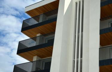 Beach Palace with small swimming pool, private beach, parking - Foto 1