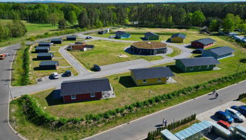 SKAN-PARK Ferienhäuser & Tiny Houses am Bärwalder See - Foto 3, Garden view