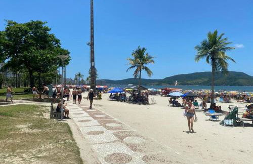 Recém Reformado com dois dormitório com ar condicionado - Foto 41