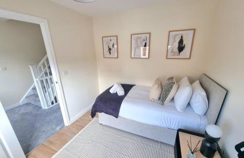 Stylish Spacious 4 Bed Townhouse near station with Parking & High Speed WiFi - Foto 10