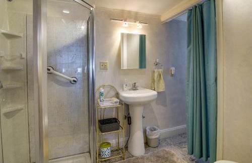 Bayfront Plymouth Gem with Sunroom, Steps to Shore! - Photo 15