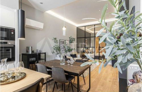 Flat 5 10m Walk to Bernabeu Real Madrid Stadium - Photo 25