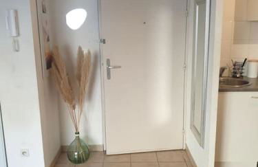 L' Appartement du Quai Neuf Parking privé - Gare à 5min - Foto 8