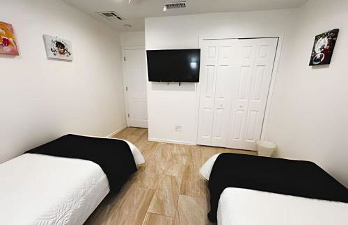 Lakeside Pool Home, Games close to Disney & Malls - Foto 20