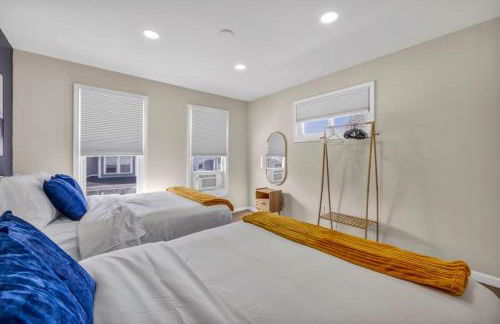 BIG 4BR House 7 Mins to Downtown with Foosball and Games - Foto 27