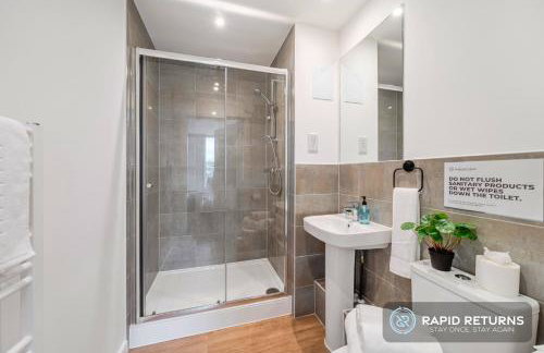 BRAND NEW! Modern & Spacious Serviced Apartments With FREE Parking & Gym by Rapid Returns - Professional Host - Foto 72