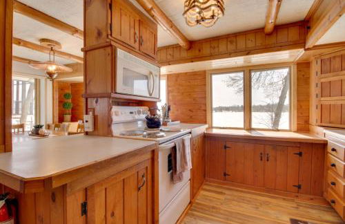 Away at Moose Bay Breezy Point Gem with Game Room - Foto 12