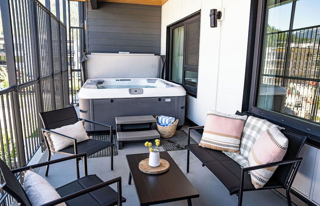 The Selkirk House by Revelstoke Vacations - Photo 26