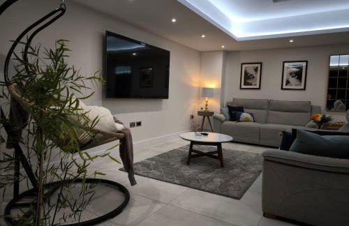 Homely 6 bed Cottage 30 mins to Heathrow, London, Legoland, Windsor Castle - Photo 18