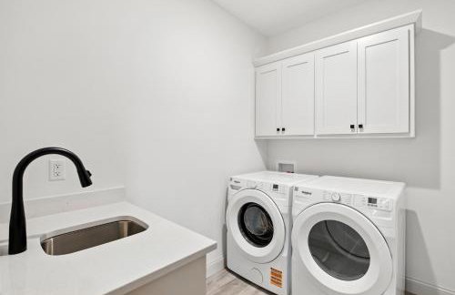 Brand New Cool Comfy Lawrence Retreat Duplex - Photo 10