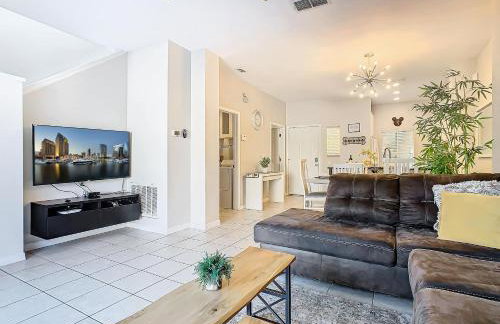 Cozy Townhouse with Private Pool in Kissimmee - Photo 35