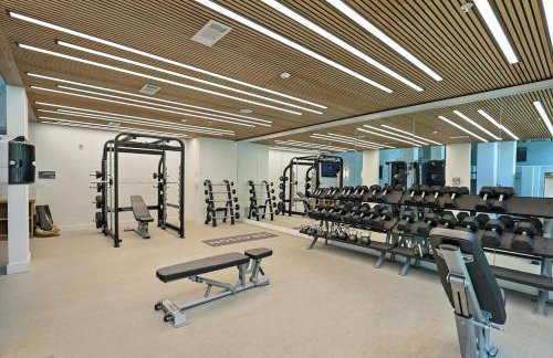 99 Modern 2B2B Near Stockyards, Resort Pool & Gym, 7M to Dickies Stadium, 15M to AT&T stadium - Foto 9