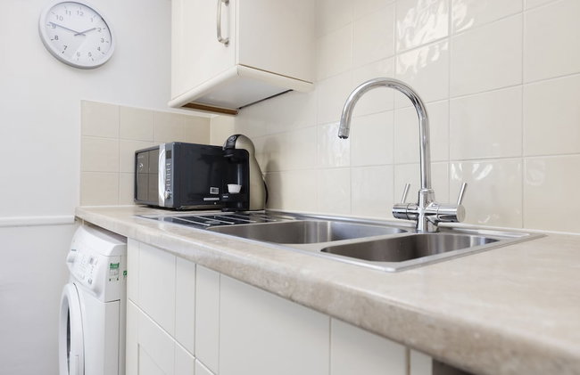 JOIVY Beautiful 2-Br Mews Home, Near Princes Street - Foto 13