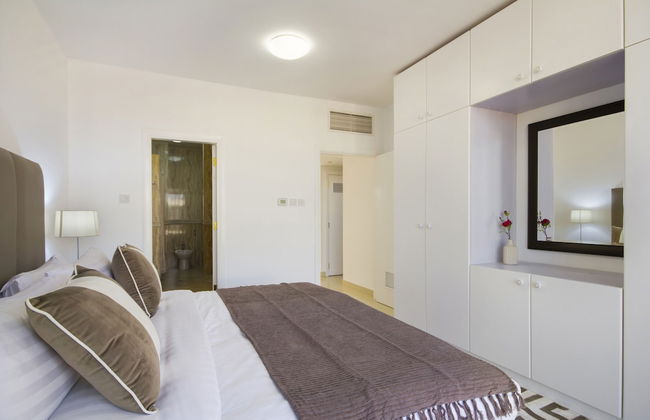 Bespoke Residences - Waikiki Townhouses - Photo 5