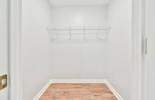 Cozy Home with Arcade, Ping Pong & Fenced Backyard - Foto 17