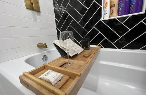 3-Minute JBLM Spacious & Cozy 4BR 2BTH Huge Yard - Foto 19