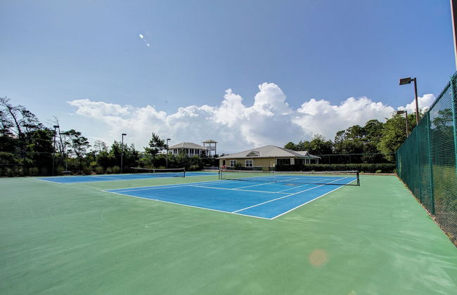 Cute Little Cottage! Perfect Getaway! 2 Pools! Sleeps 4! - Foto 16